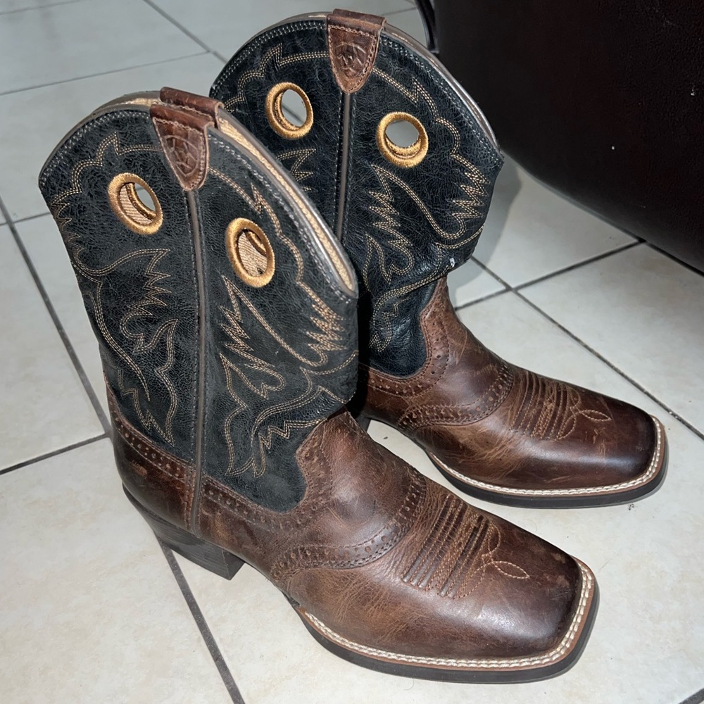 Boy’s cowboy boots Size 5